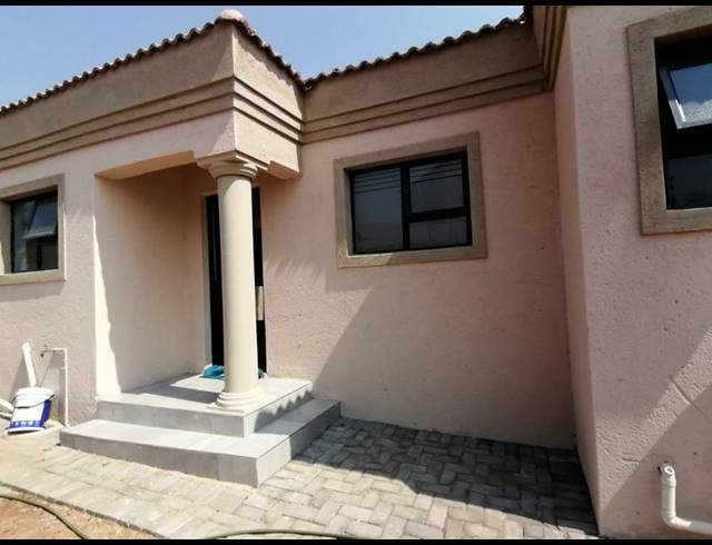 3 BEDROOM HOUSE FOR SALE IN THE ORCHARDS
